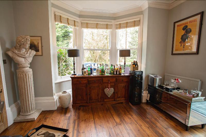 Treherne House   The Malvern Retreat - Bar