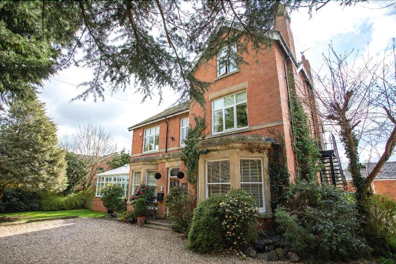 Treherne House   The Malvern Retreat - Genel