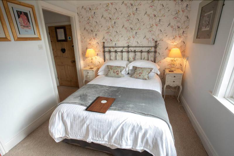 Treherne House   The Malvern Retreat - Oda