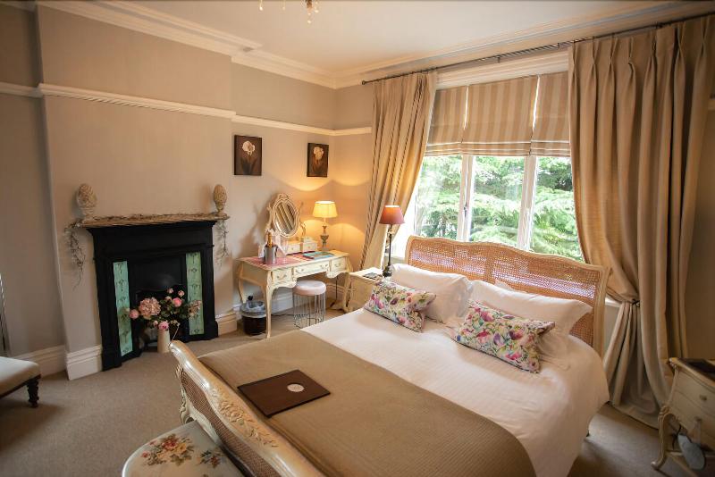 Treherne House   The Malvern Retreat - Oda