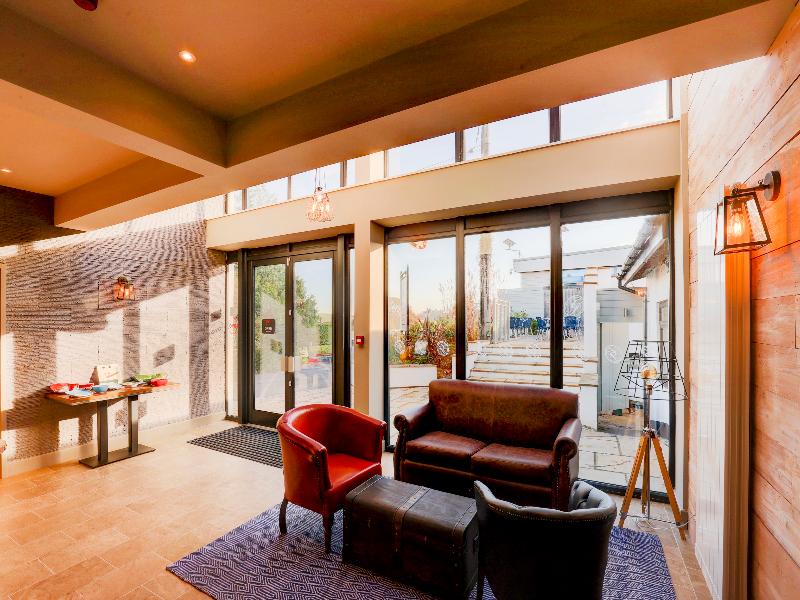 The Gissons Hotel - Lobi
