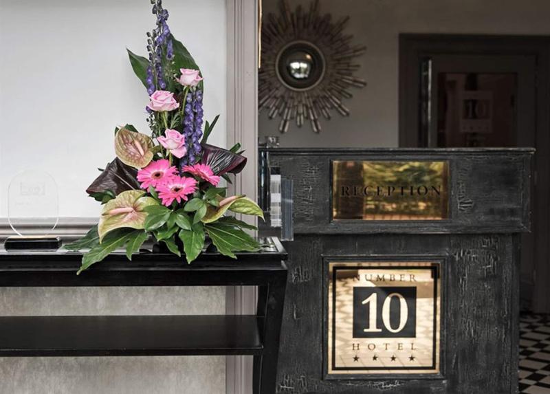 Number 10 Hotel - Toplantı