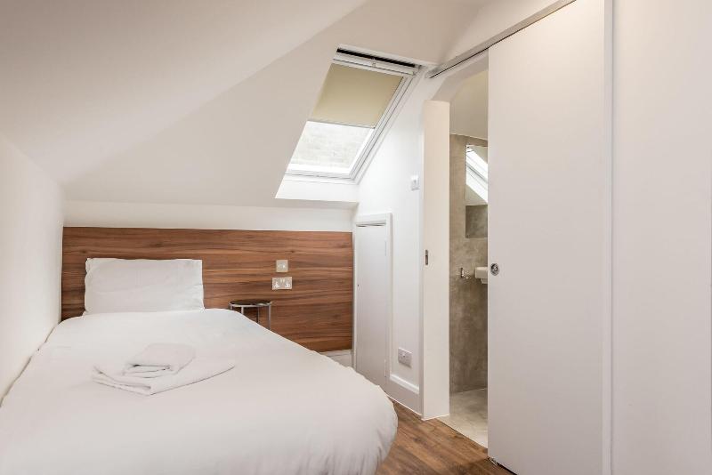 Number 10 Hotel - Oda