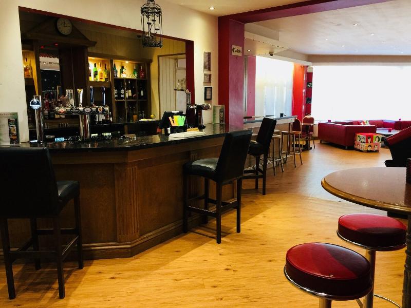 Celebrity - Bar
