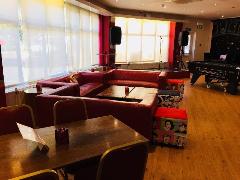 Celebrity - Bar