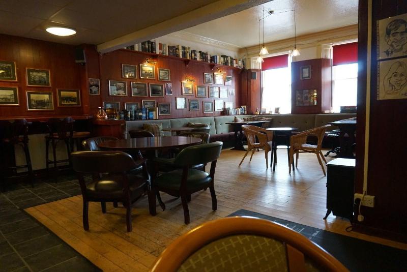 The Kelvin Hotel - Bar