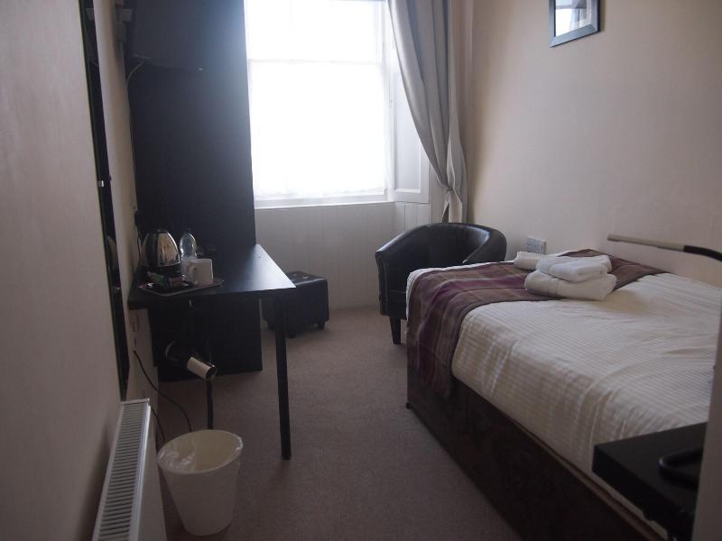 The Kelvin Hotel - Oda