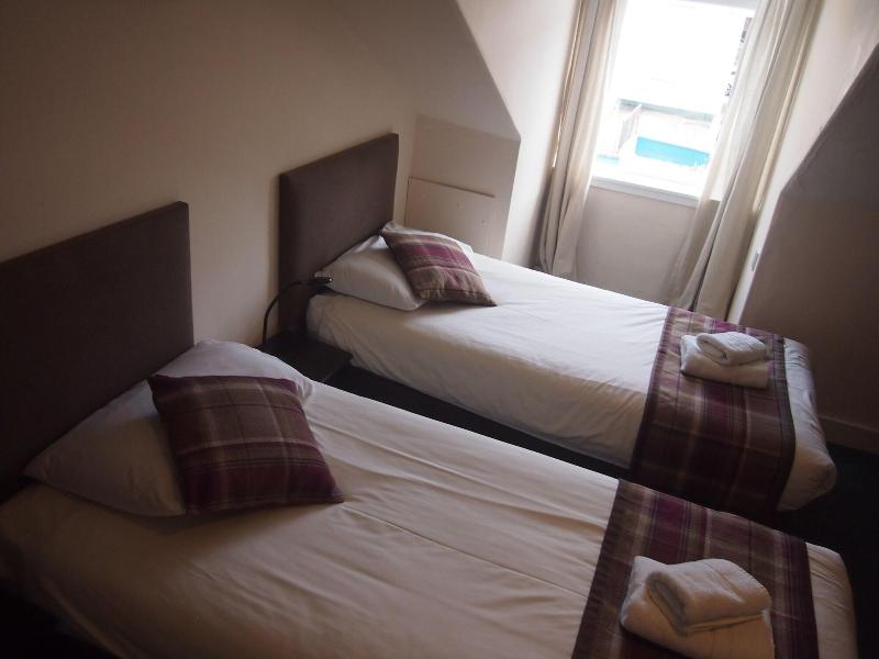 The Kelvin Hotel - Oda