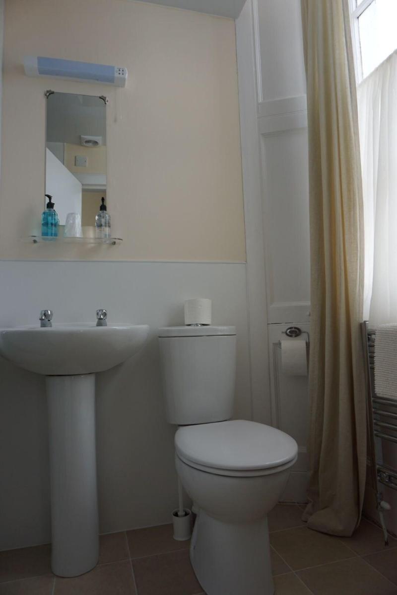 The Kelvin Hotel - Oda