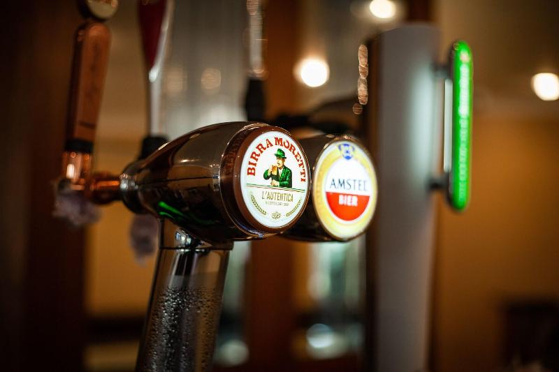 The Manor Hotel Restaurant - Bar