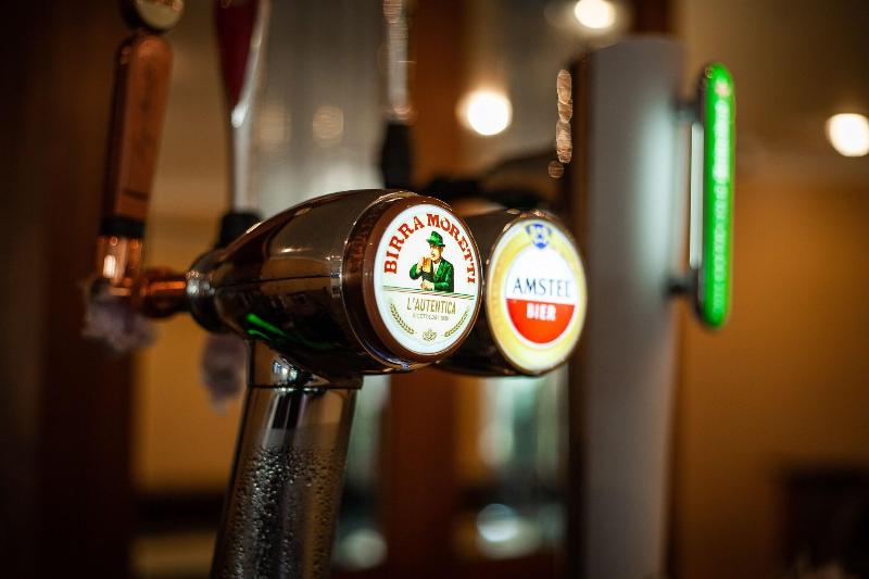 The Manor Hotel Restaurant - Bar
