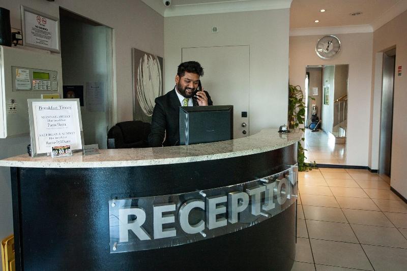 The Manor Hotel Restaurant - Lobi