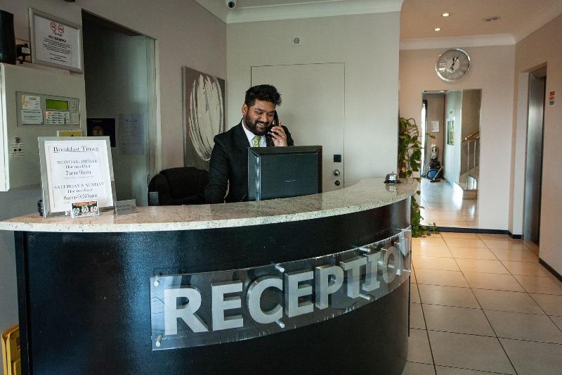 The Manor Hotel Restaurant - Lobi