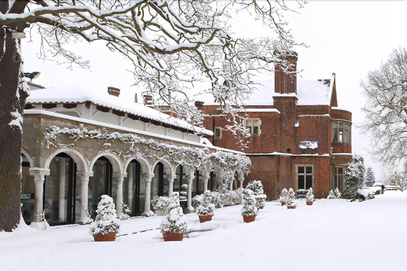 Warren House - Genel