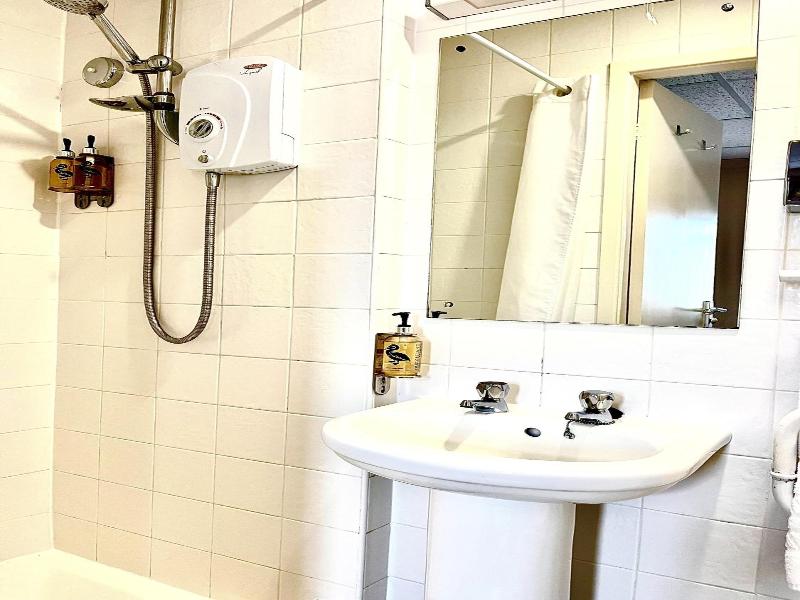 Clifton Court Hotel - Genel