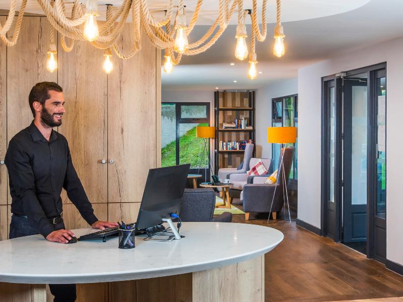 Ibis Plymouth - Lobi