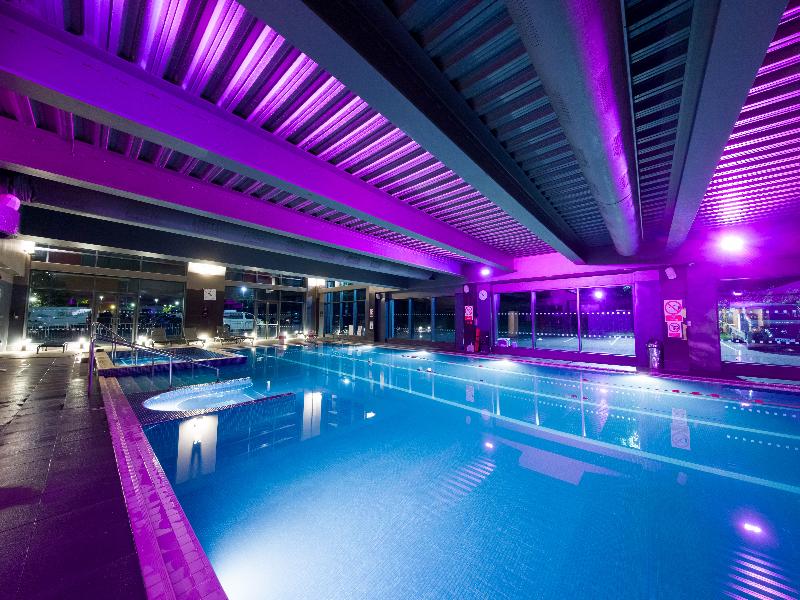 Village Hotel London Watford - Genel