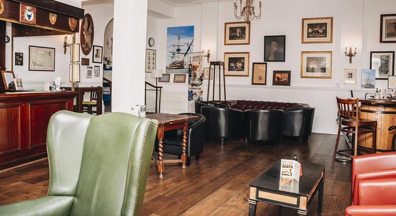 Keppels Head Hotel - Bar