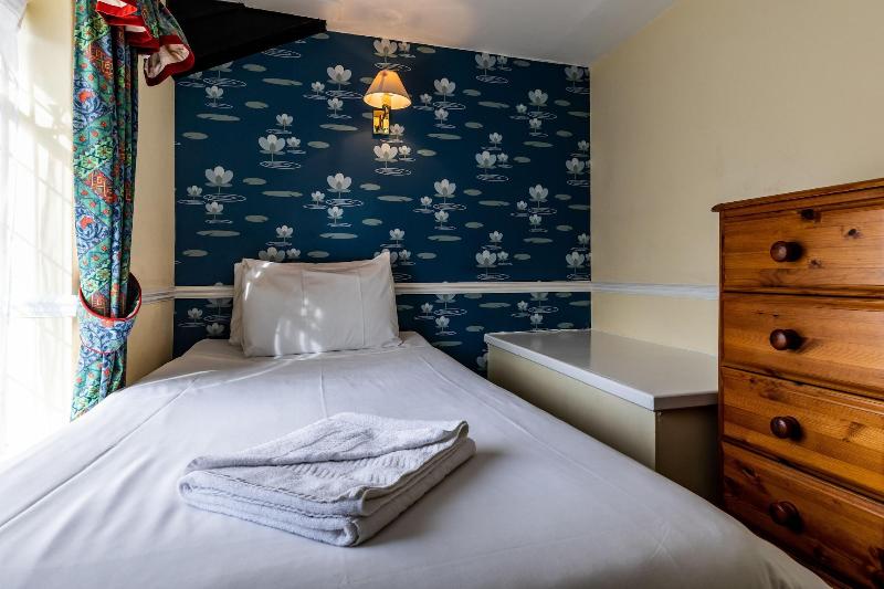 George Hotel - Oda