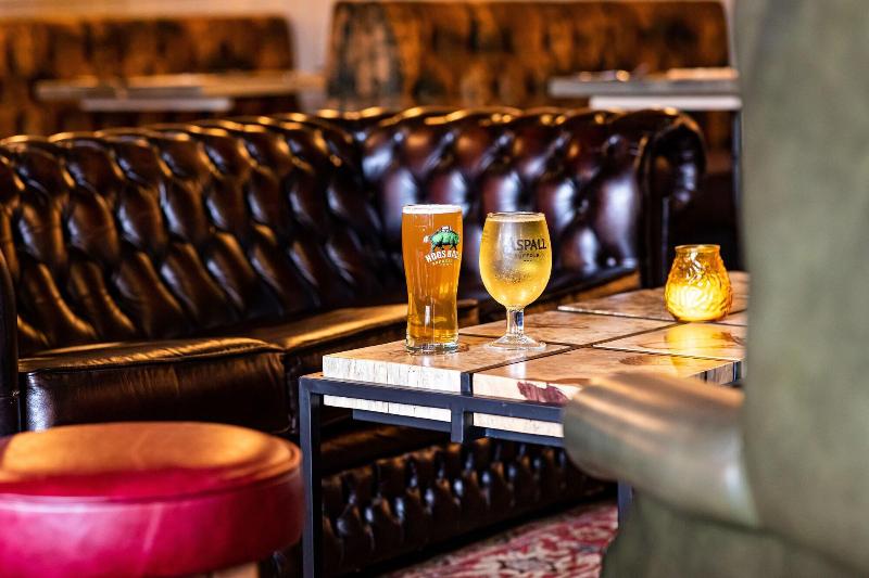 Kings Arms and Royal Hotel - Bar