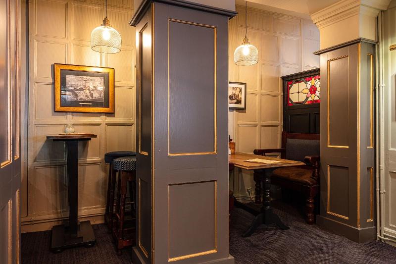 Kings Arms and Royal Hotel - Bar