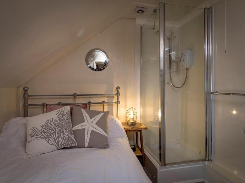 Channel View Guest House - Oda