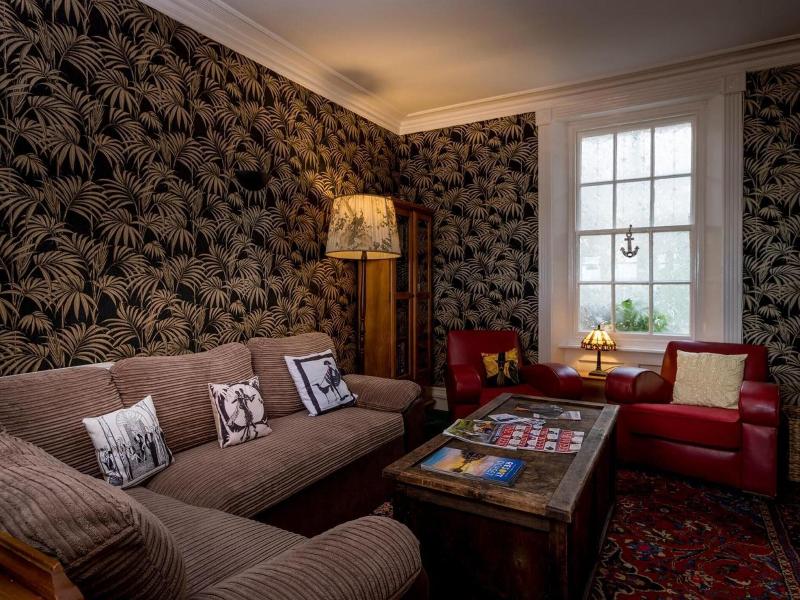 Channel View Guest House - Oda