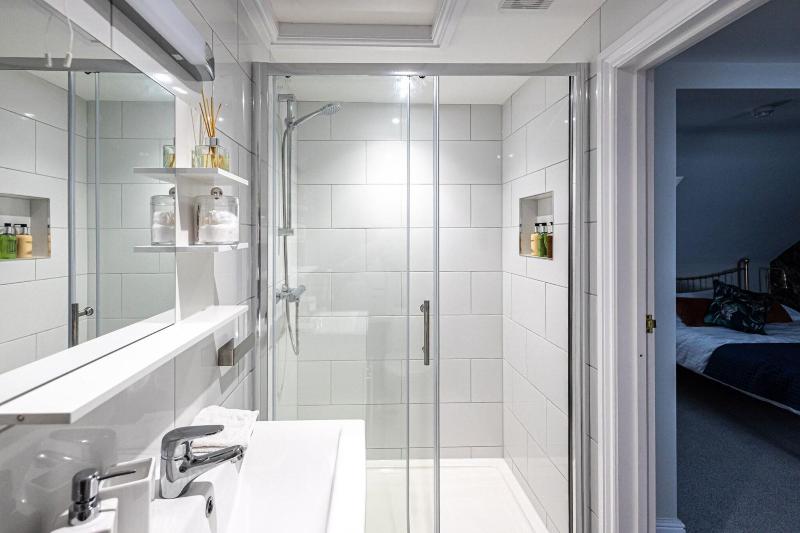 Channel View Guest House - Oda