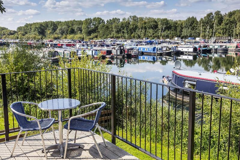 Roydon Marina Village - Genel