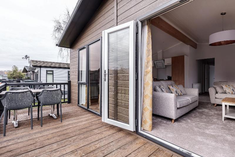 Roydon Marina Village - Genel