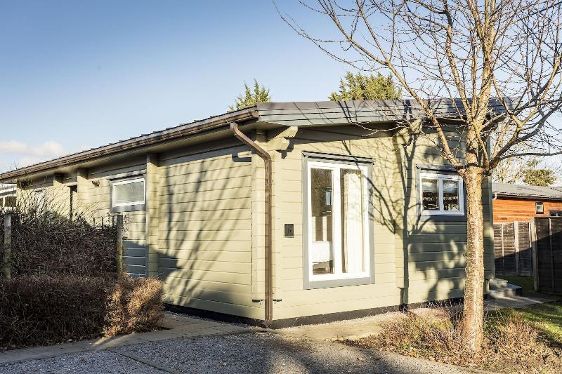 Roydon Marina Village - Genel