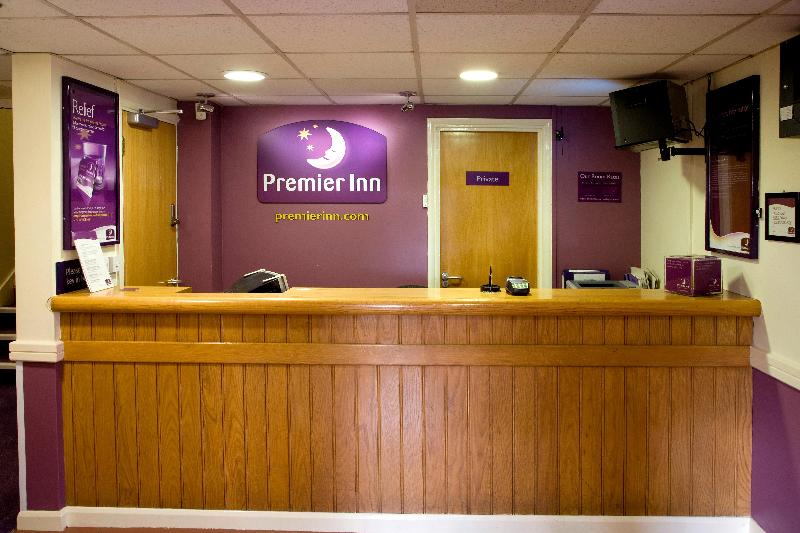 Premier Inn Northampton West - Harpole - Lobi
