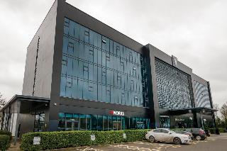 Village Hotel Farnborough otel fotoğrafı