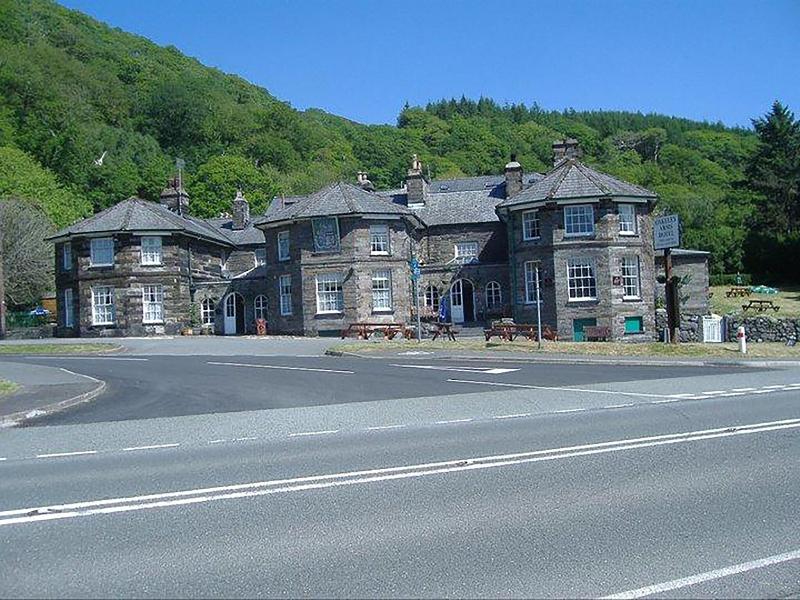 The Oakeley Arms Hotel - Genel