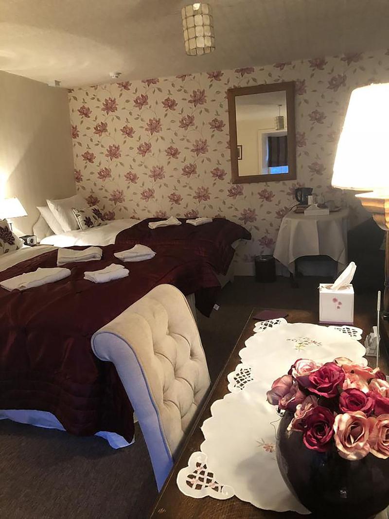 The Oakeley Arms Hotel - Oda