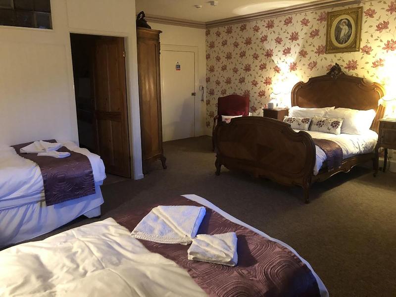 The Oakeley Arms Hotel - Oda