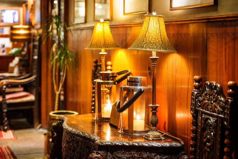 Royal Castle Hotel - Lobi