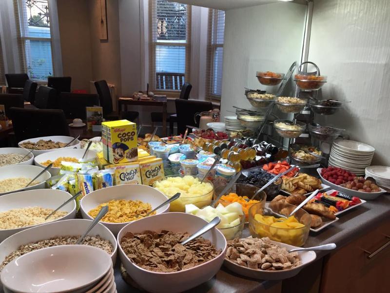 The Mowbray - Genel