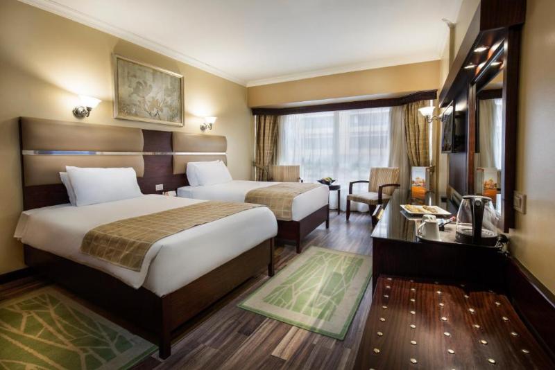 Pyramisa Suites Hotel Cairo - Oda