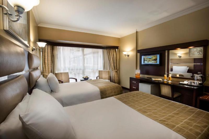 Pyramisa Suites Hotel Cairo - Oda