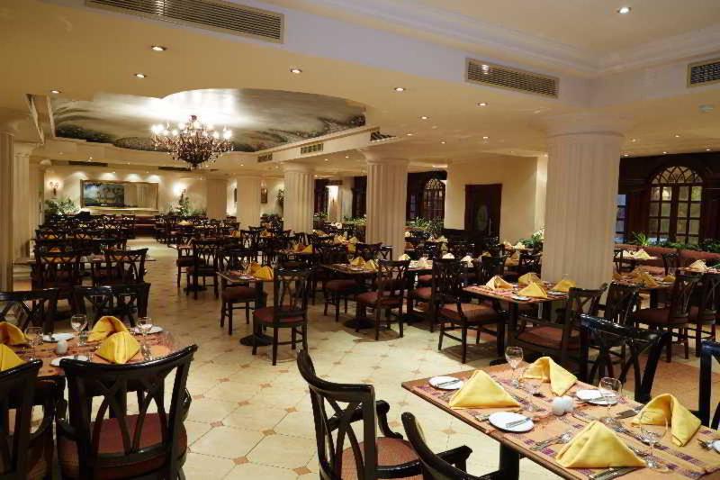 Pyramisa Suites Hotel Cairo - Restoran