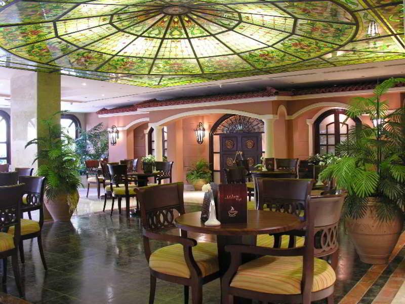 Pyramisa Suites Hotel Cairo - Restoran