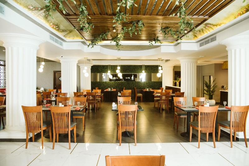 Pyramisa Suites Hotel Cairo - Restoran