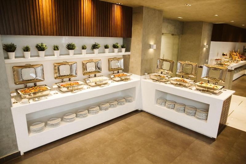 Pyramisa Suites Hotel Cairo - Restoran