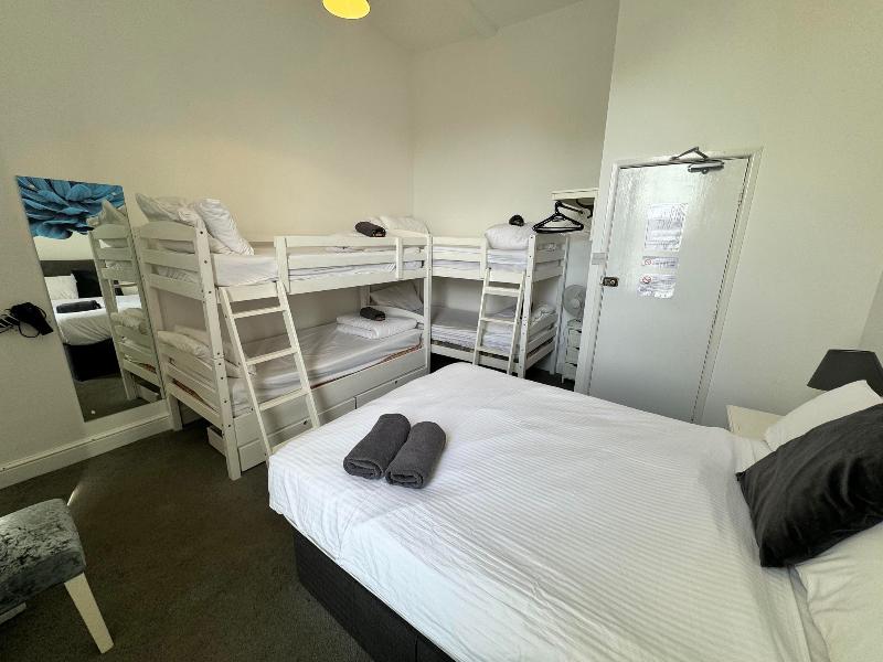 The Jubilee Hotel West - Oda