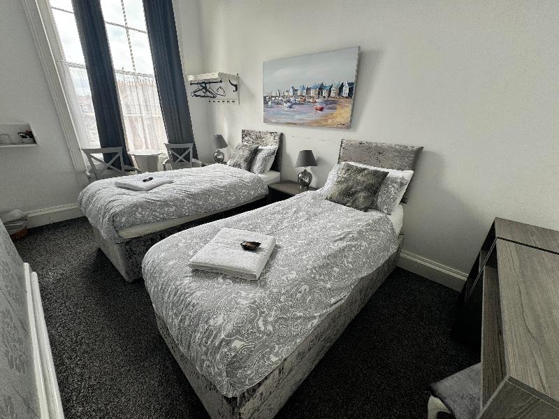 The Jubilee Hotel West - Oda