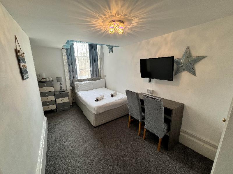 The Jubilee Hotel West - Oda