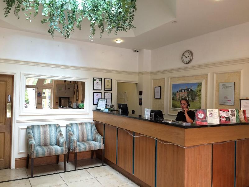 Orsett Hall Hotel and Conference Centre - Lobi