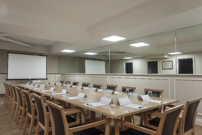 Orsett Hall Hotel and Conference Centre - Toplantı