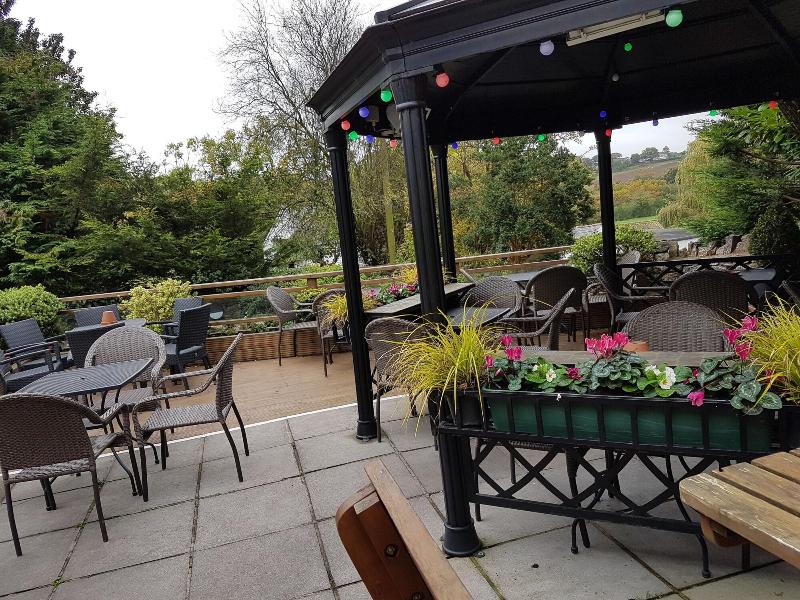 The Old Barn Inn - Teras